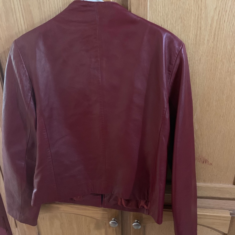Leather jacket - Picture 2 of 2